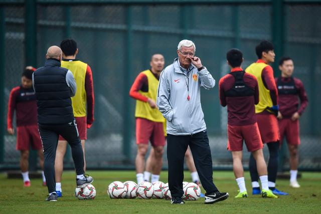 曼联11月最佳候选：奥纳纳、马兹拉维、迪亚洛